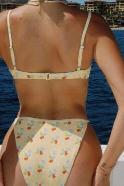 Eloise Underwire Bikini Top -WaveLuxe Store ELOISE TOP DELILAH3