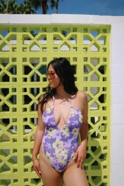 WaveLuxe Store -WaveLuxe Store LINDSAY ONE PIECE HIBISCUS PUNCH 4326f25c 5eca 4036 ae97 da7ff321a04a